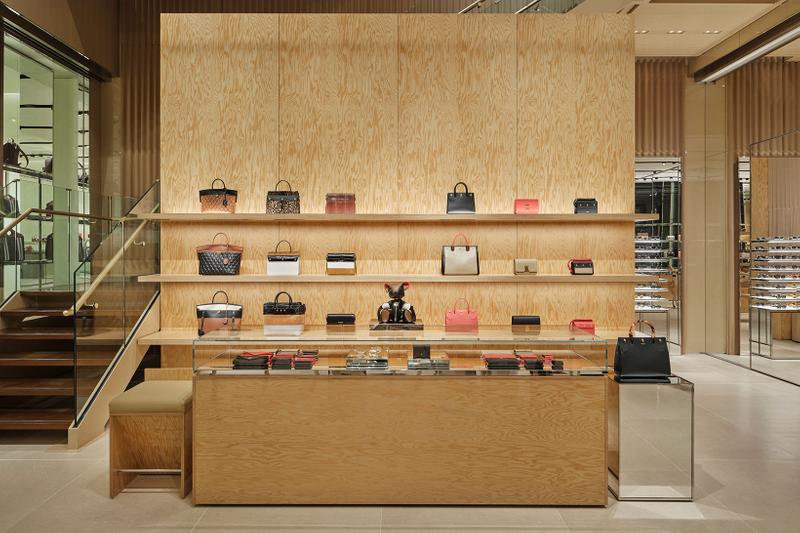 The Digital Replica Store of Burberry Fashion brand for an Interactive shopping experience impact of the metaverse in the Fashion Industry